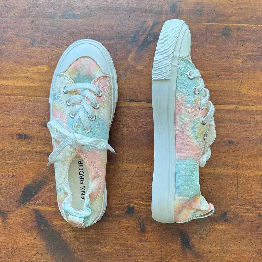 NWoT Jenn Ardor women’s pastel tie dyed  patterned sneakers, size 8